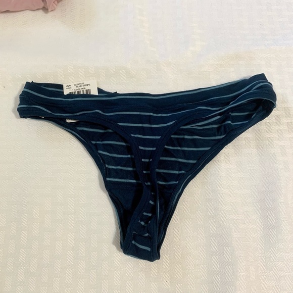 Five pairs of NWT medium mixed style underwear - Picture 6 of 11